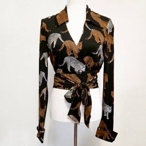 NWT DVF Diane Von Furstenberg Cool Cat Bobbie Blouse Wrap Size M